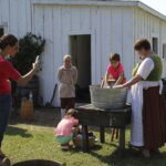 HR Washing Clothes 4
